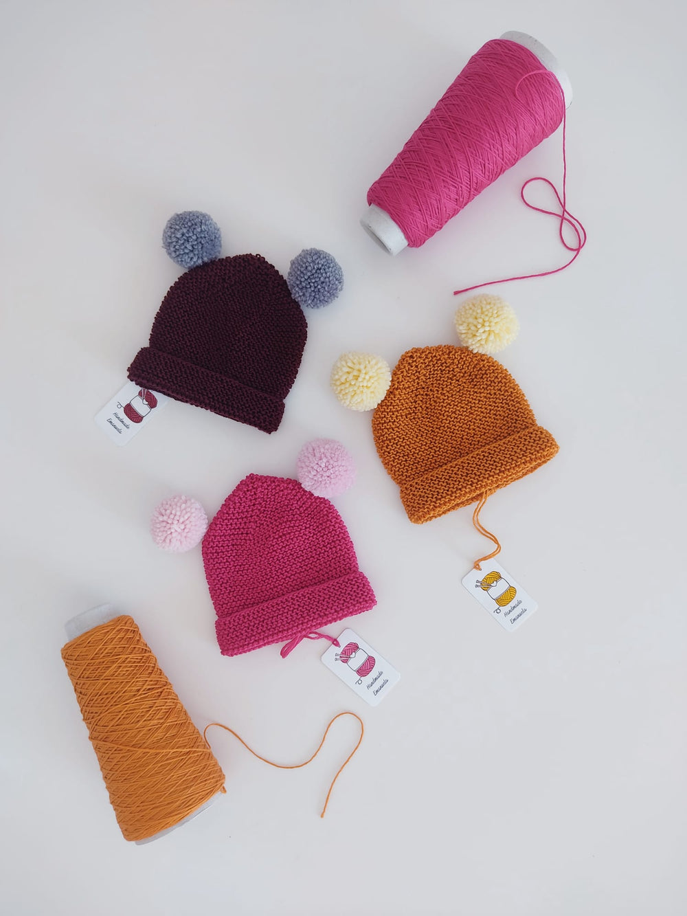 Pattern Cappellino con risvolto per neonato | Realizzato con filato Merilan3000 - Maninmaglia