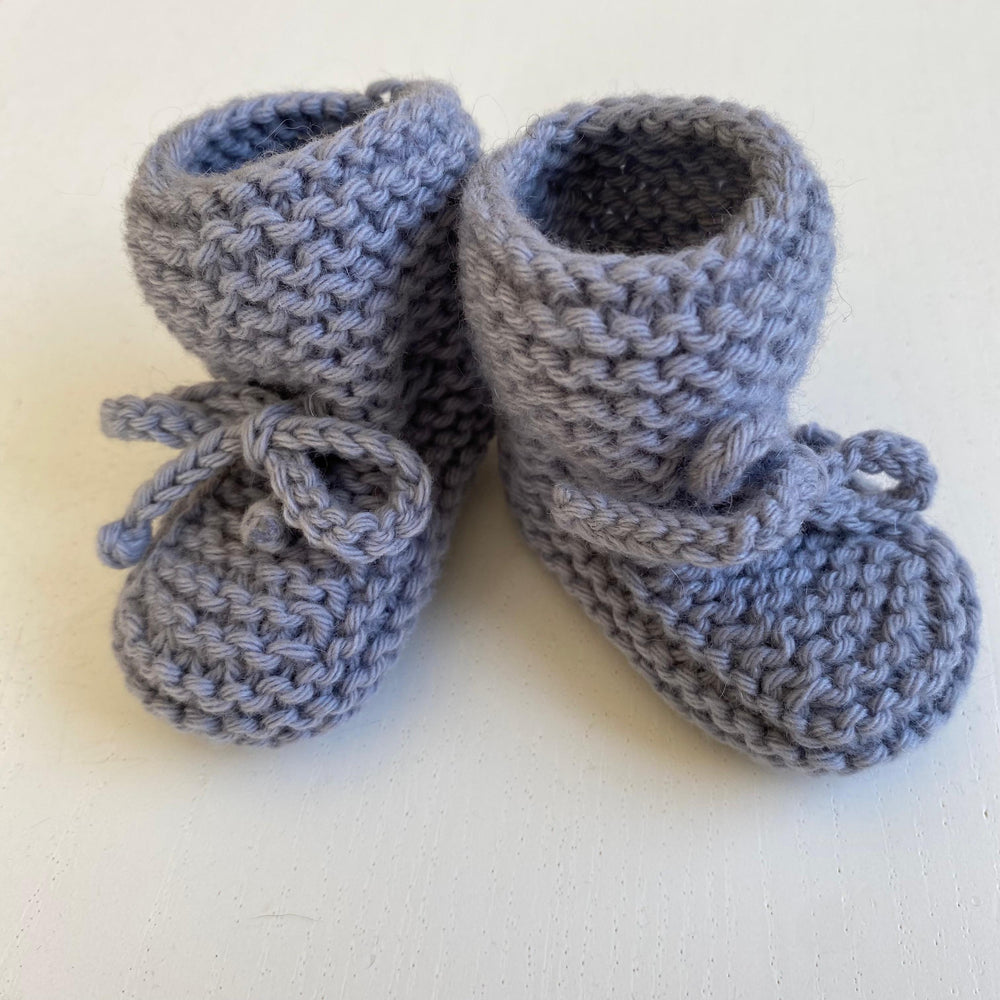 Pattern Scarpine neonato realizzato con Cashwool - Maninmaglia